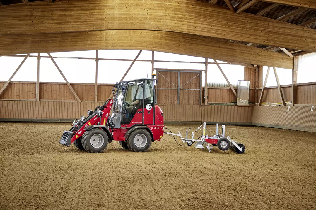 Weidemann Hoftrac 1190e Kabine mit Reitplatzplaner, Einsatz