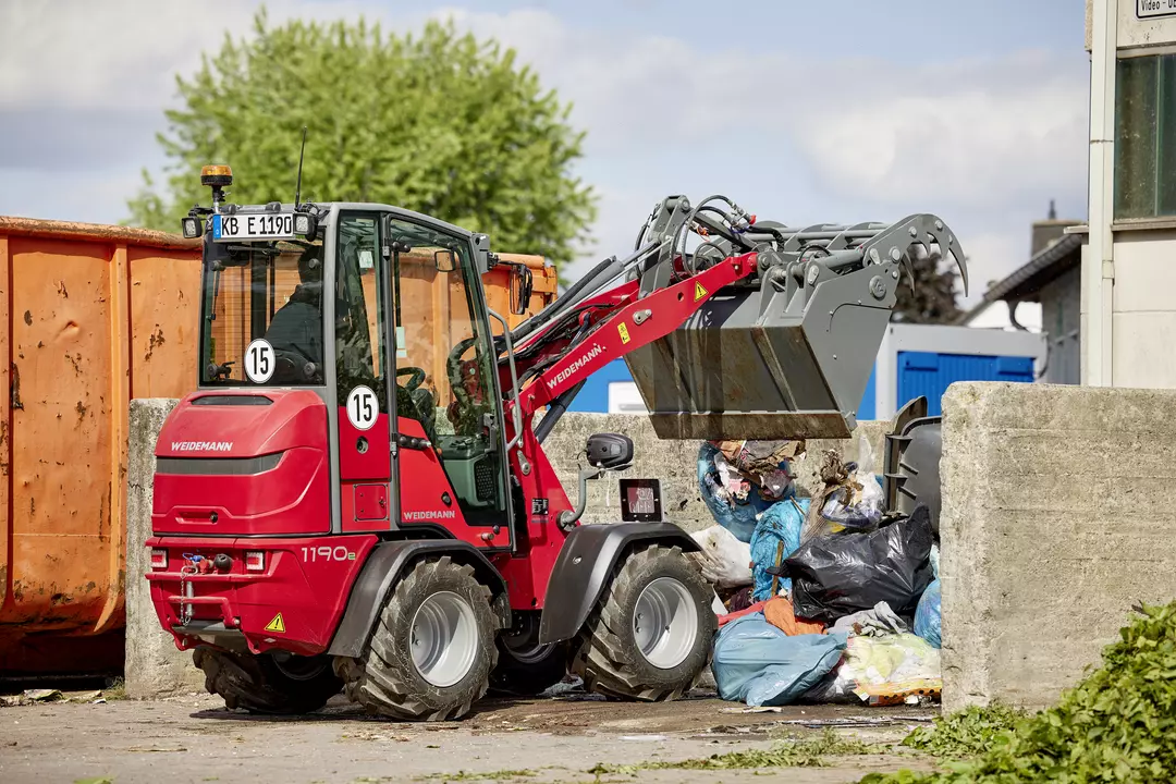 Weidemann Hoftrac 1190e Kabine mit Greifschaufel, Einsatz