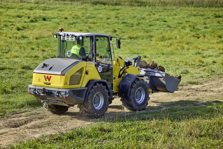 Wacker Neuson wheel loader WL1150 in action