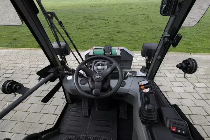 Kramer wheel loaders have 360° all-round visibility. 