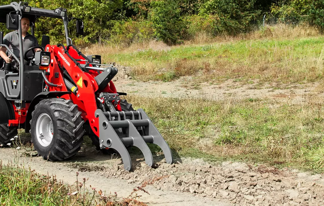 Weidemann Anbaugerät Aufreißer, Einsatz Landwirtschaft, Hoftrac 