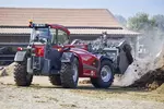 Weidemann telehandler T7042 with power grab bucket, application