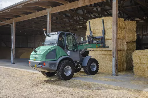 Der Kramer Radlader KL36.5 beim Strohtransport.