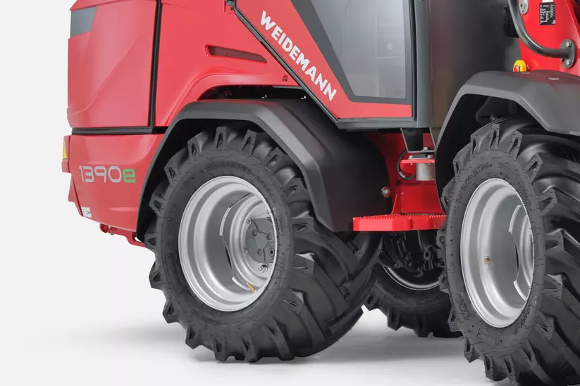 Weidemann Hoftrac 1390e Ein- und Ausstieg, Studio