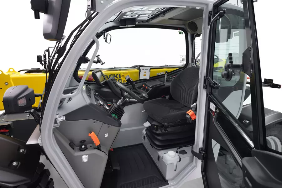 Wacker Neuson Teleskoplader TH625, Blick in die Kabine, Studio