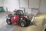 Weidemann telehandler T7042 with cargo bucket, application