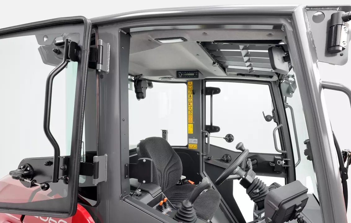 Weidemann telescopic wheel loader 2060T, 3060T, 4060T, view into the cabin, studio