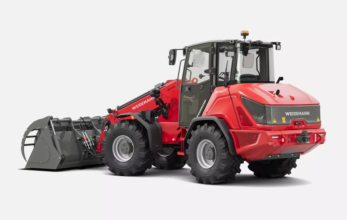 Weidemann telescopic wheel loader 3060T with shear grab, studio