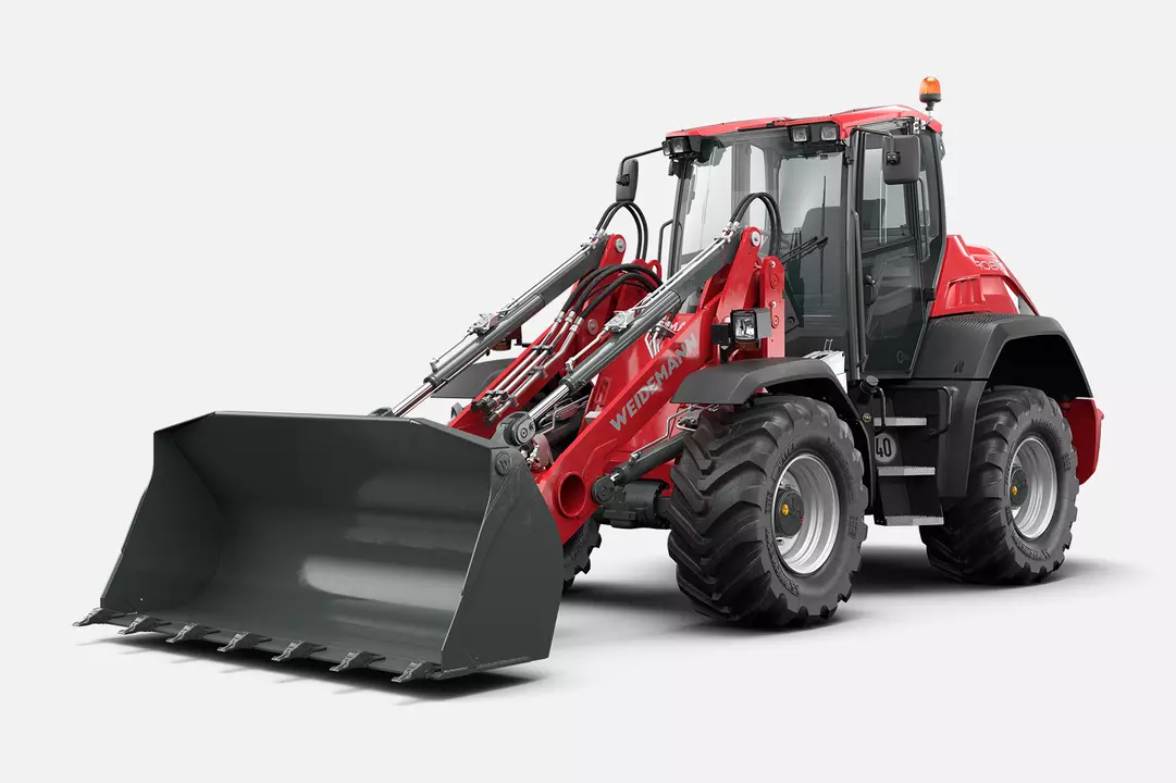 Weidemann wheel loader 9080 cabin with light material bucket, studio