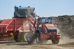 Weidemann attachment High tipping bucket, in action earthworks, Wheel loader 9080
