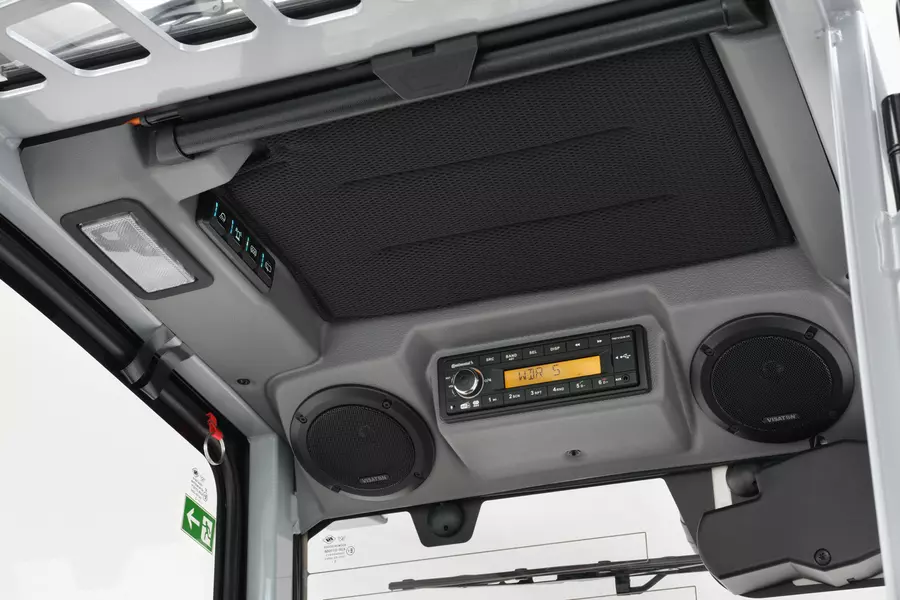 Wacker Neuson telehandler TH412e radio, studio