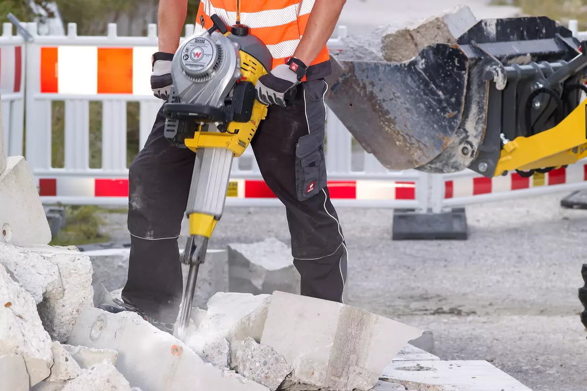 商談中】ワッカー エンジンブレーカー BH55