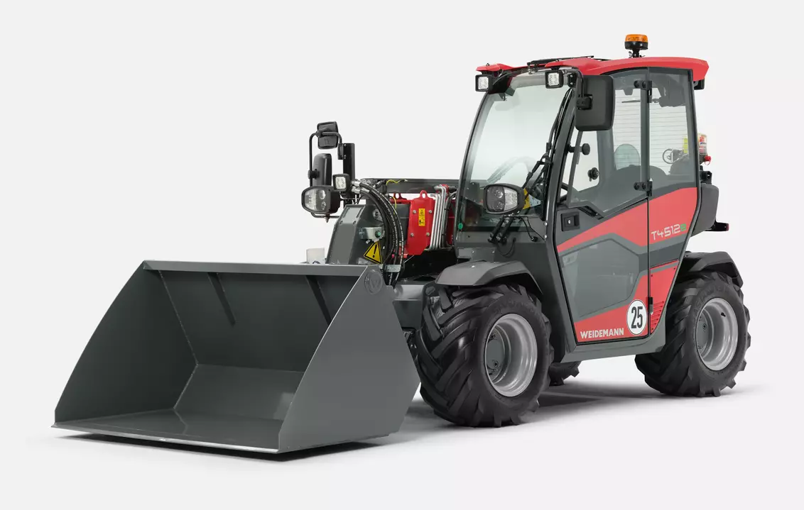 Weidemann telehandler T4512e with light weight bucket, studio