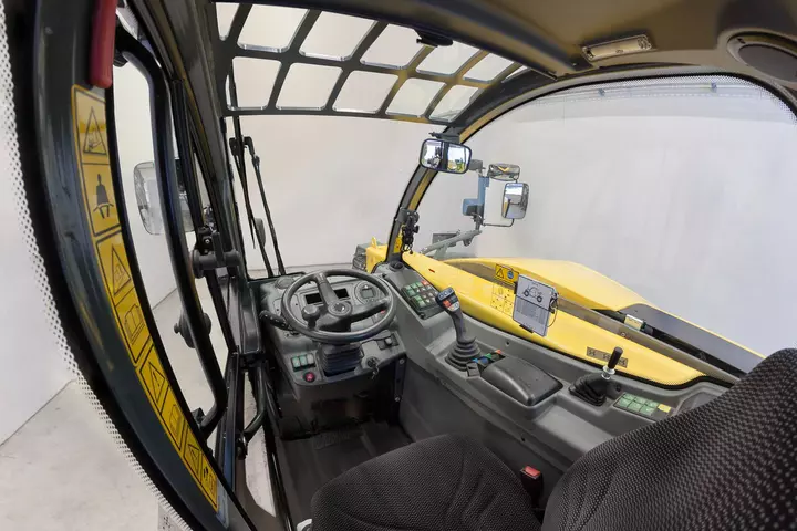 The panorama glazing offers optimal visibility on all sides. 