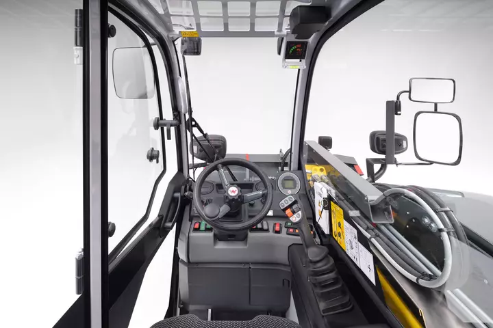 Wacker Neuson telehandler TH412, TH522 ventilation as needed, studio