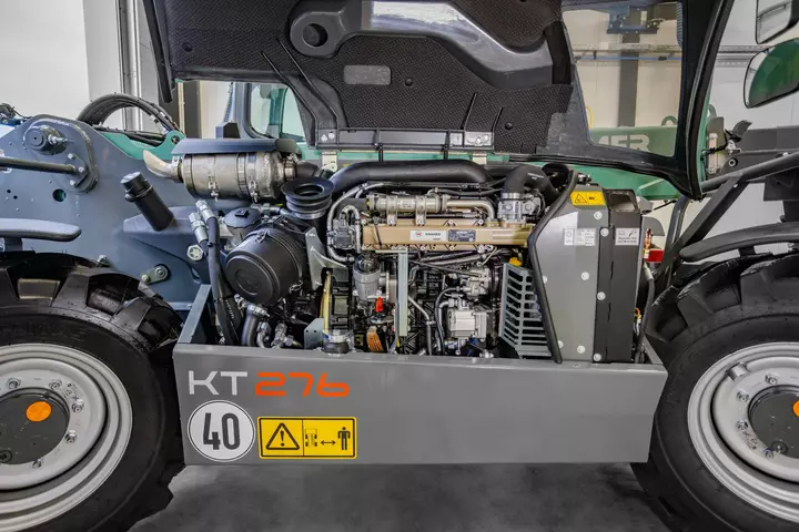 The easy maintenance access of the telehandler KT276 from Kramer.