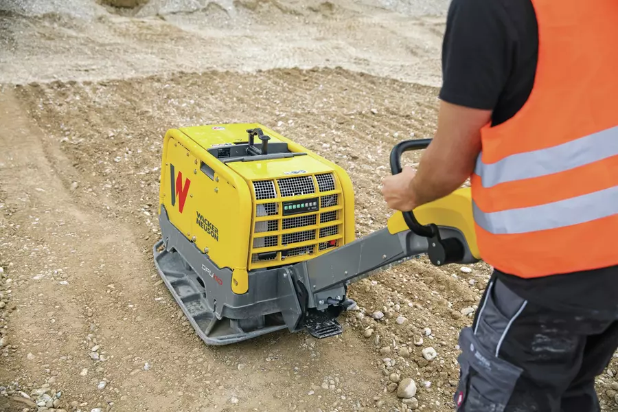 Vibrationsplatte DPU110 im Einsatz