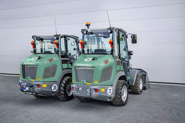 The Kramer wheel loader KL21.5L is available with two cab heights.