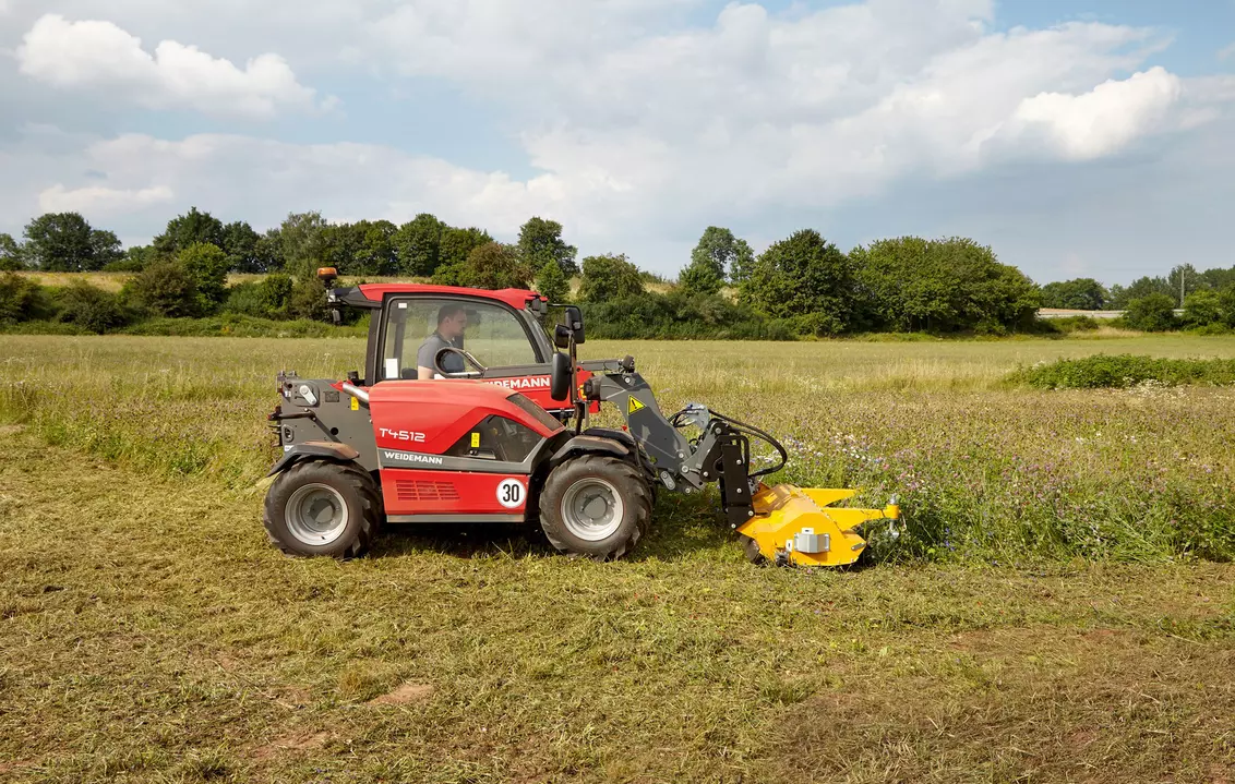 Weidemann attachment Flail mower, in action agriculture, Telehandler T4512