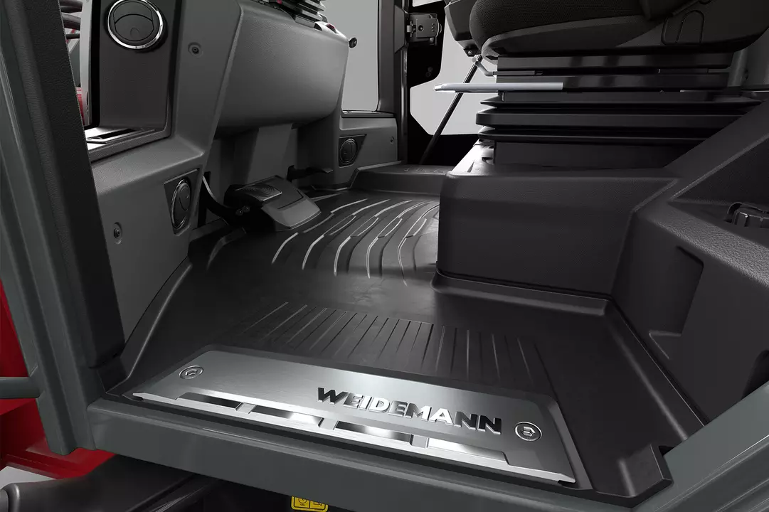 Weidemann wheel loader 9080 cabin ground, studio