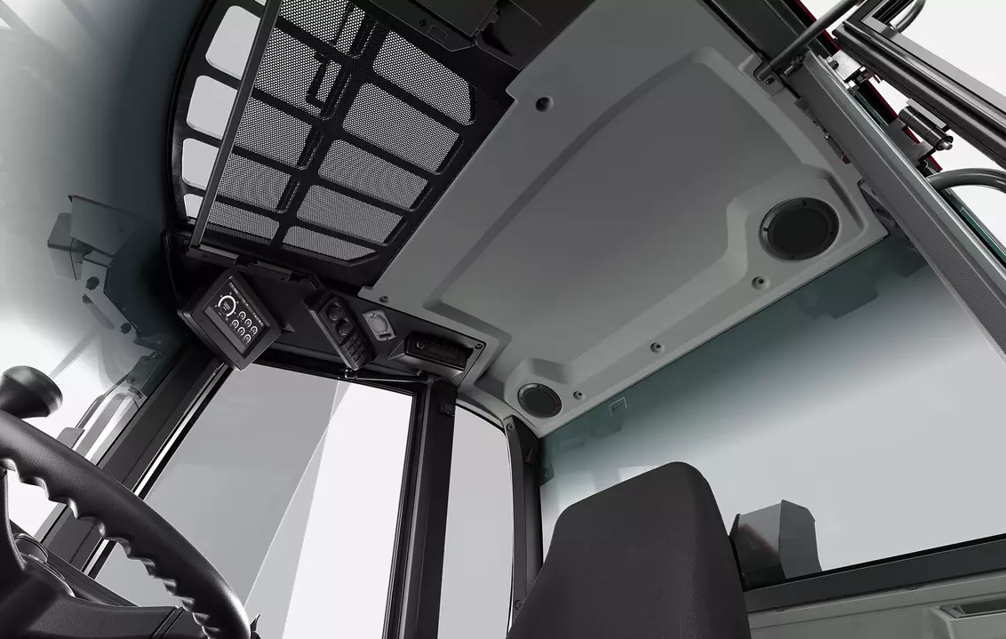 Weidemann telescopic wheel loader 9580T cabin with roof window, studio
