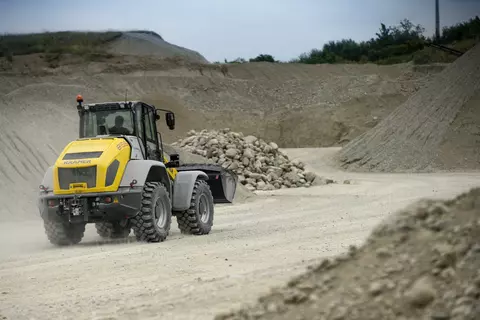 Der Kramer Radlader 8155 bei verschiedenen Einsätzen.