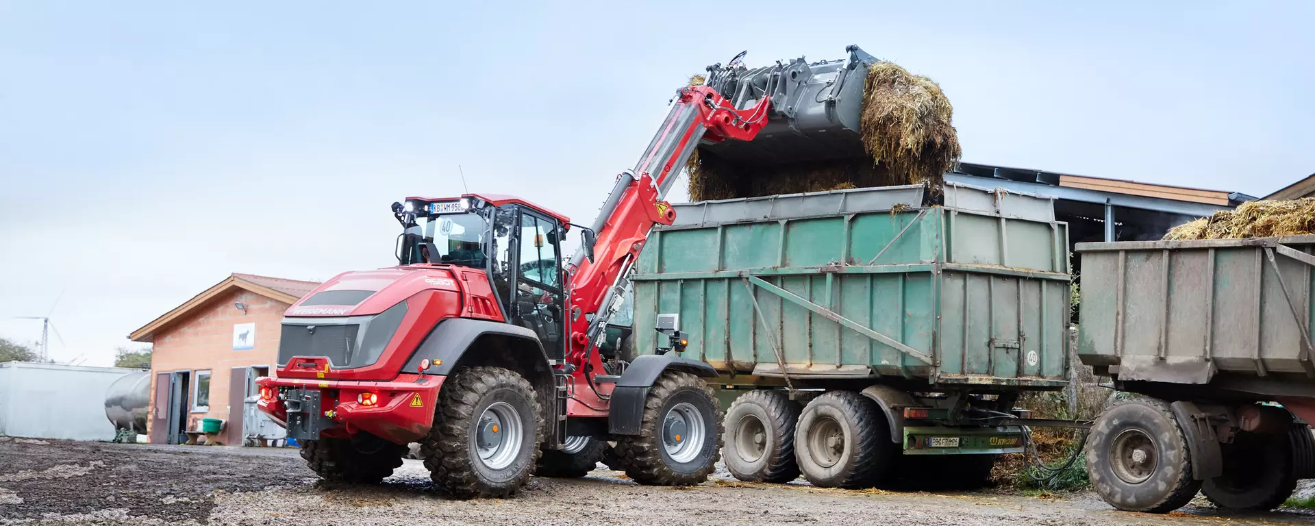 Weidemann Teleskopradlader 9580T Kabine mit Greifschaufel im Einsatz