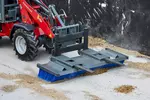 Weidemann attachment Sweeper, in action agriculture, Hoftrac 1190e