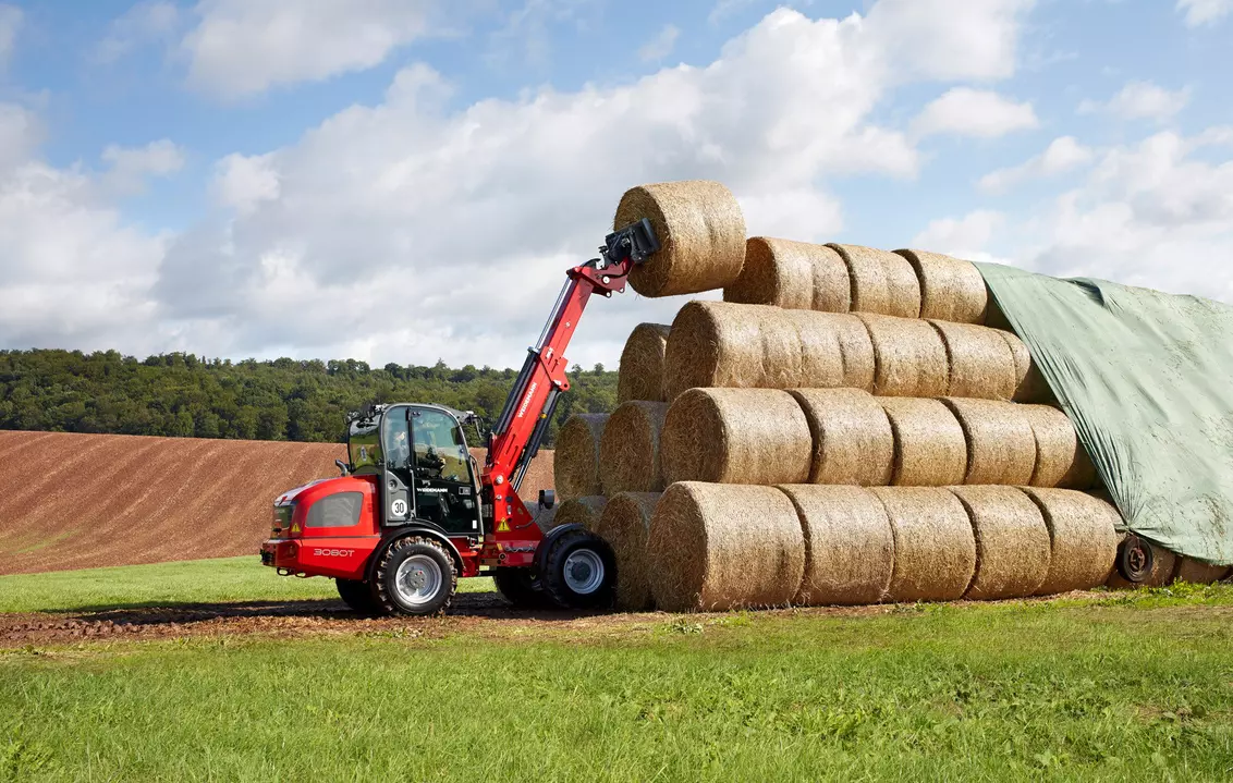 Weidemann attachment Bale spear, in action agriculture, Telescopic wheel loader 3080T