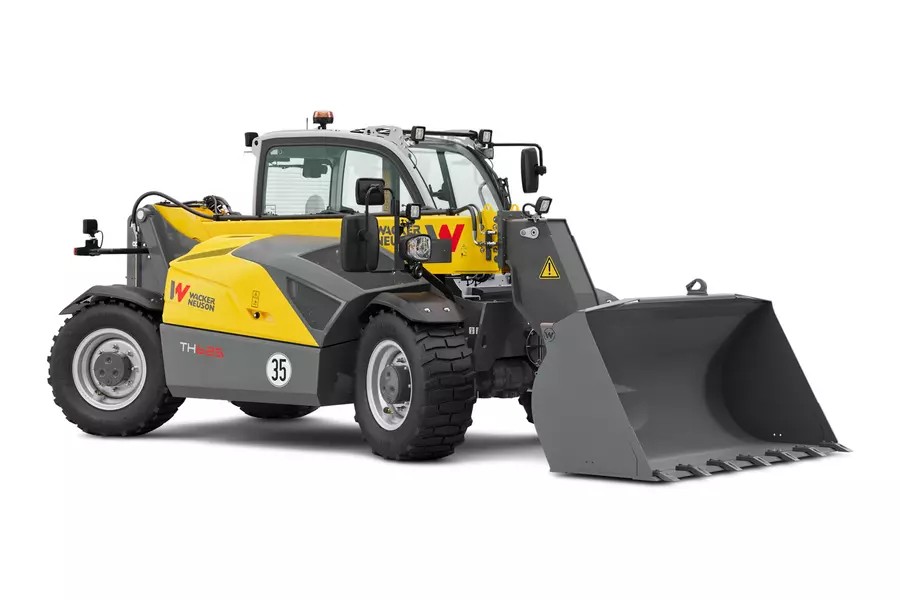 Wacker Neuson Teleskoplader TH625 mit Erdschaufel im Studio