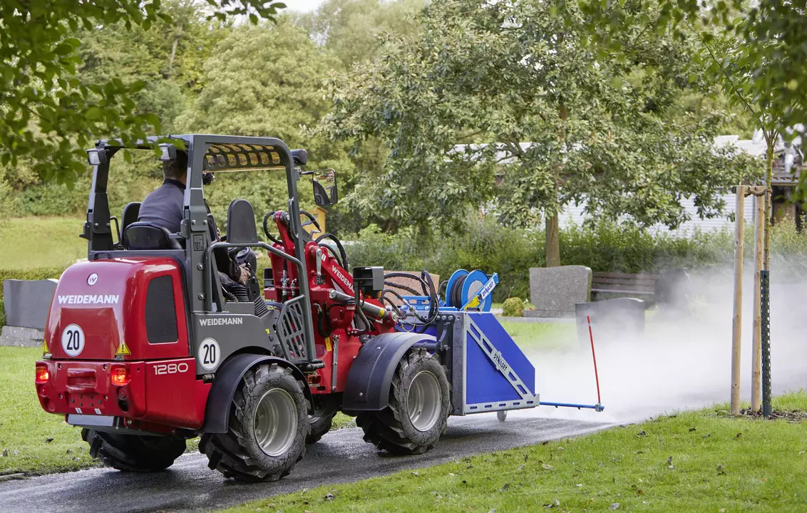 Weidemann Hoftrac 1280 Fahrerschutzdach mit Hochdruckreiniger, Einsatz