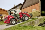 Weidemann wheel loader 2060 Overhead guard with bale spike, application
