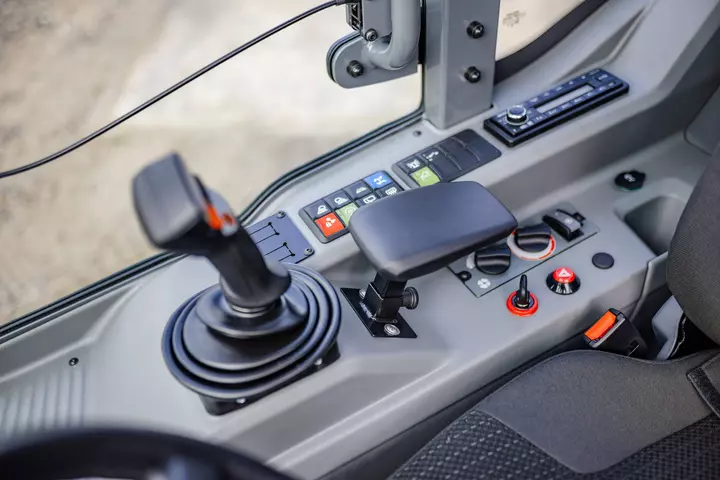 Kramer wheel loaders are equipped with colour-coded switches.