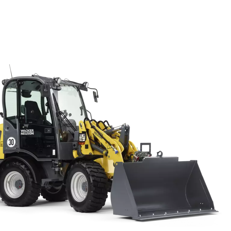 Wacker Neuson Radlader WL38 Studiobild mit Erdschaufel