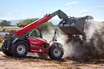 Weidemann attachment Shear grap large, in action agriculture, Telehandler T7042