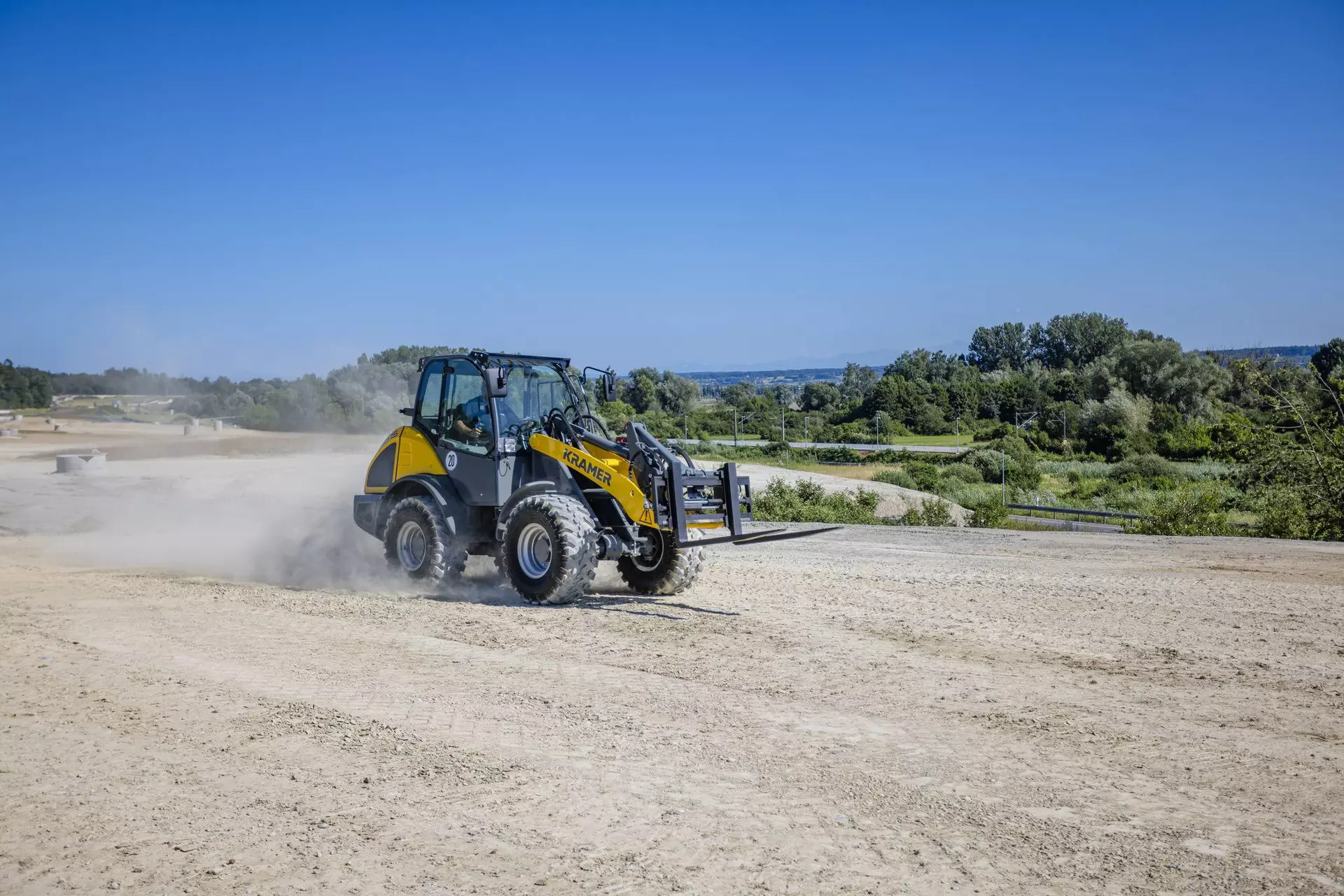 Der Kramer Radlader 5075 bei der Arbeit auf einer Baustelle.