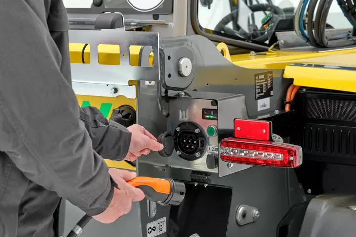 Wacker Neuson Teleskoplader TH412e, Lademöglichkeiten