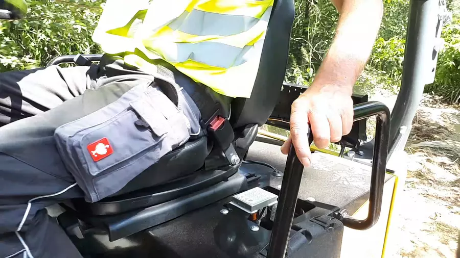 DW30 picture with handrail or handle
