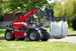 Weidemann attachment Pallet fork, in action agriculture, Telescopic wheel loader T4512