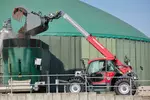 Weidemann attachment Shear grap large, in action agriculture, Telehandler T7042