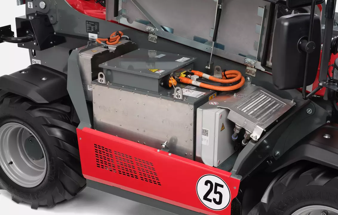 Weidemann telehandler T4512e battery, studio