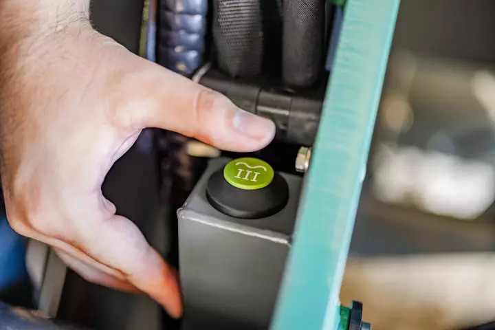 Die Druckentlastung des dritten Steuerkeises des Kramer Radladers KL21.5L .