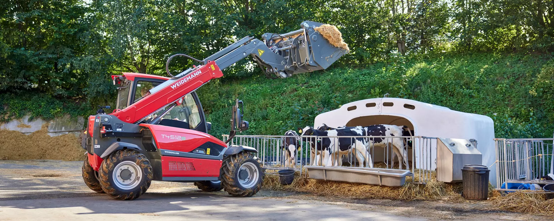 Weidemann Teleskoplader T4512e im Einsatz auf einem landwirtschaftlichen Betrieb