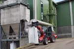 Weidemann attachment Pallet fork, in action industry, Wheel loader 2080