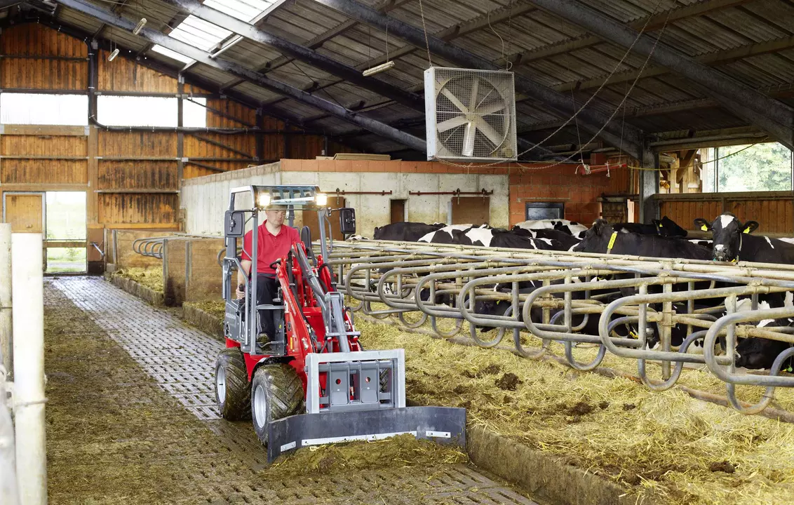 Weidemann Hoftrac 1140 mit Gummischieber, Einsatz