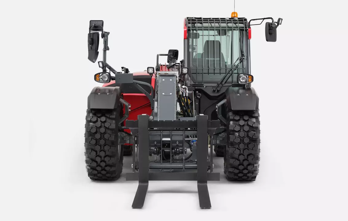 Weidemann telehandler T7042 cabin with pallet fork studio