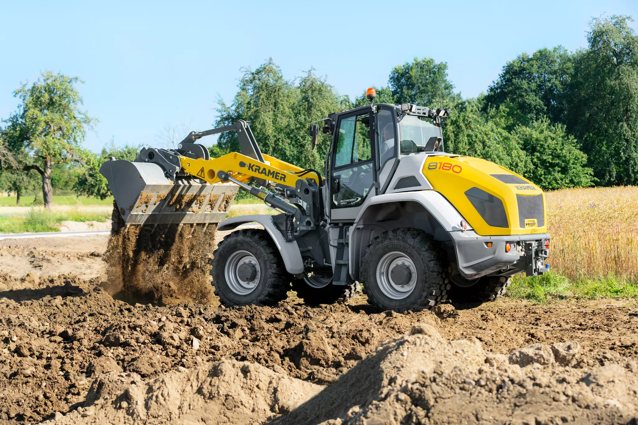 The robust 8180 with maximum performance at soil works. 