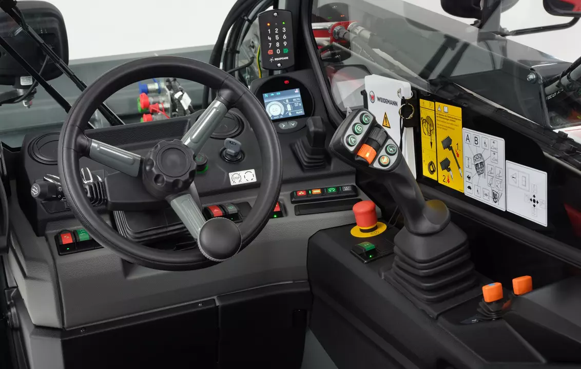 Weidemann telehandler T4512e operating elements, studio
