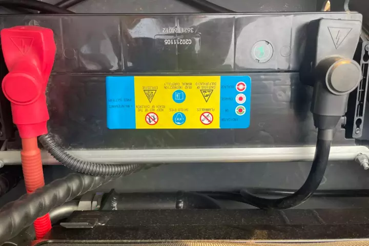 Maintenance free battery