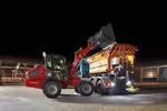 Weidemann attachment High tipping bucket, in action municipality, Wheel loader 5080